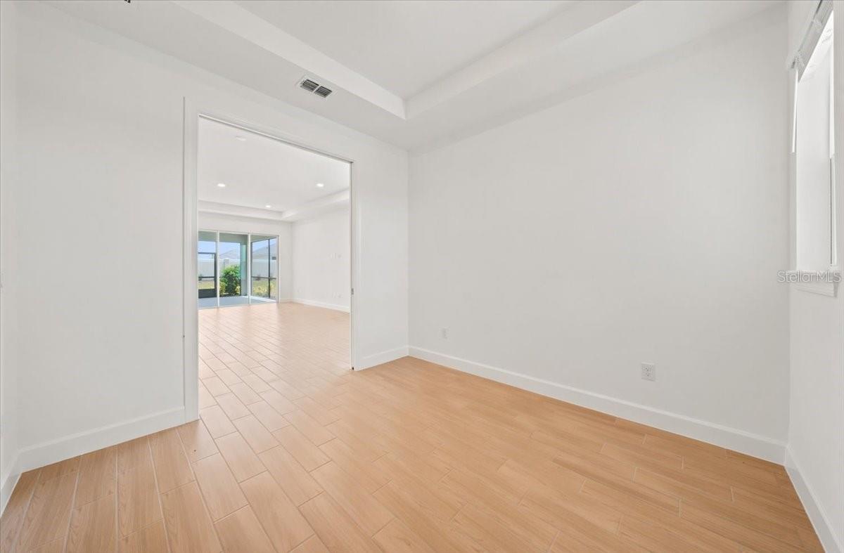 13902 FLETCHER DR — photo 30
