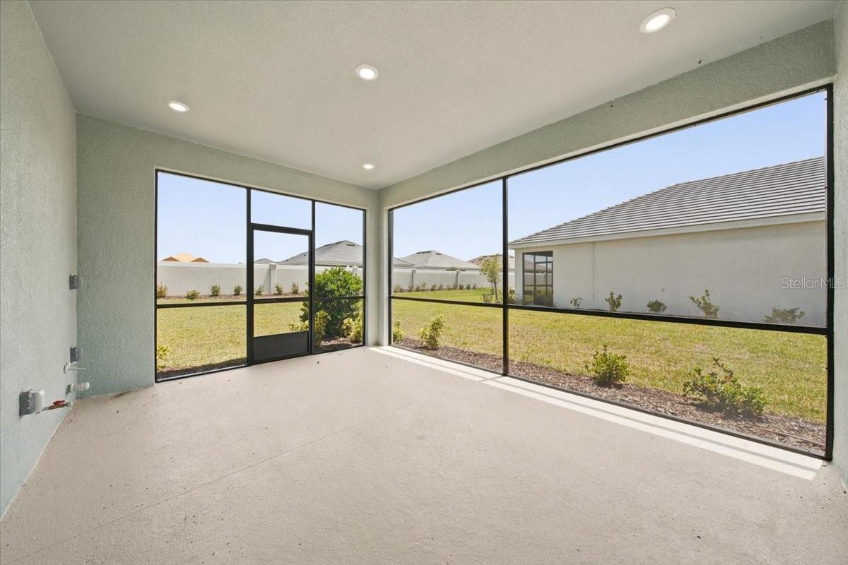 13902 FLETCHER DR — photo 40