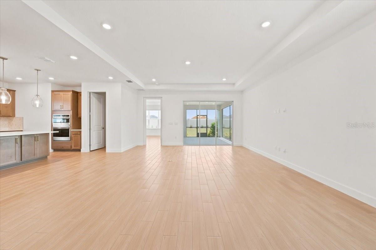 13902 FLETCHER DR — photo 7