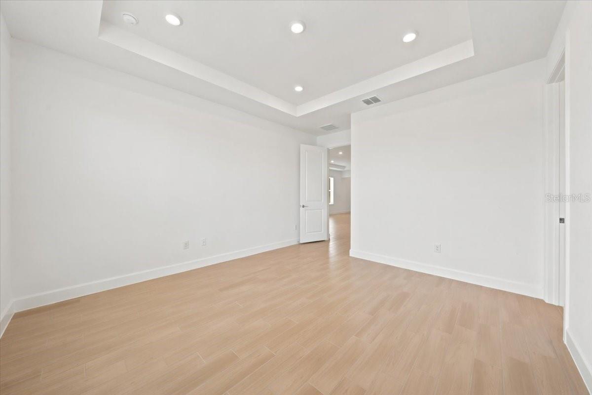 13902 FLETCHER DR — photo 22