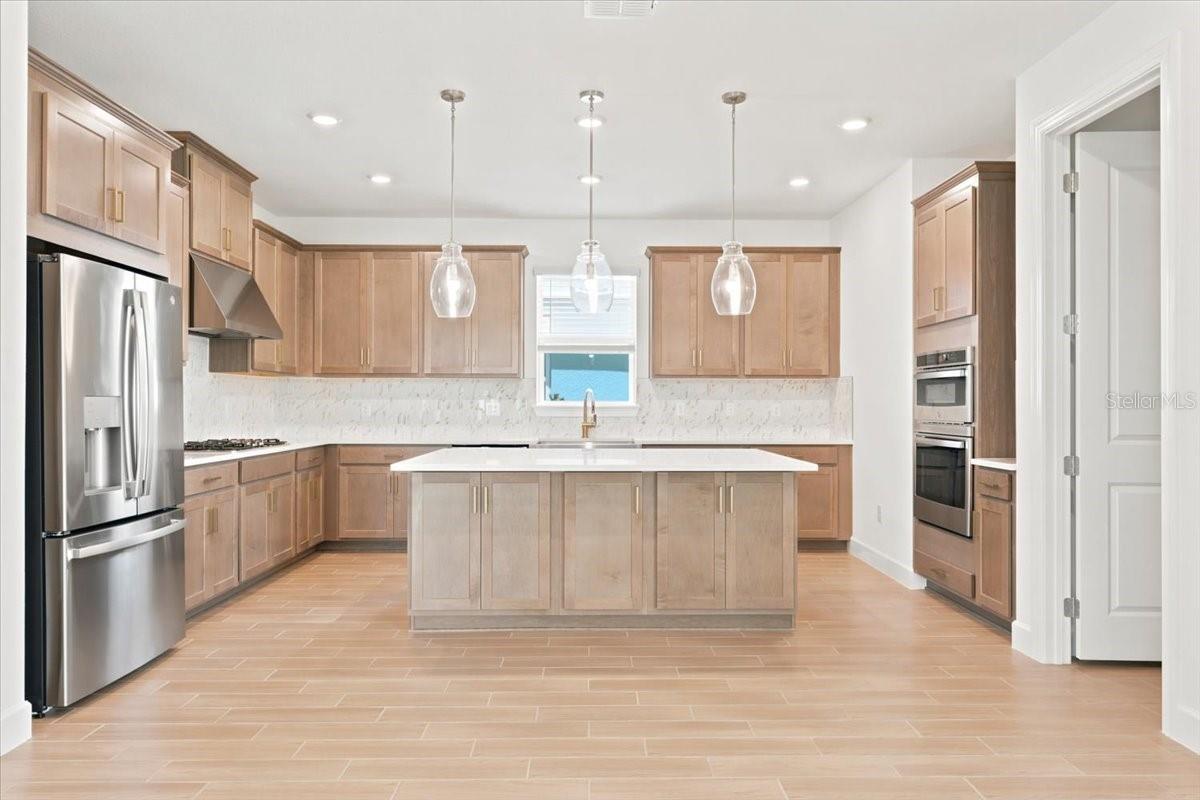 13902 FLETCHER DR — photo 11