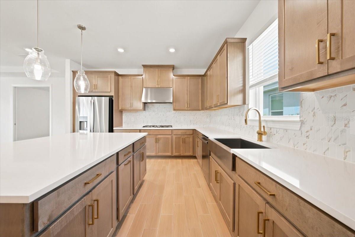 13902 FLETCHER DR — photo 17