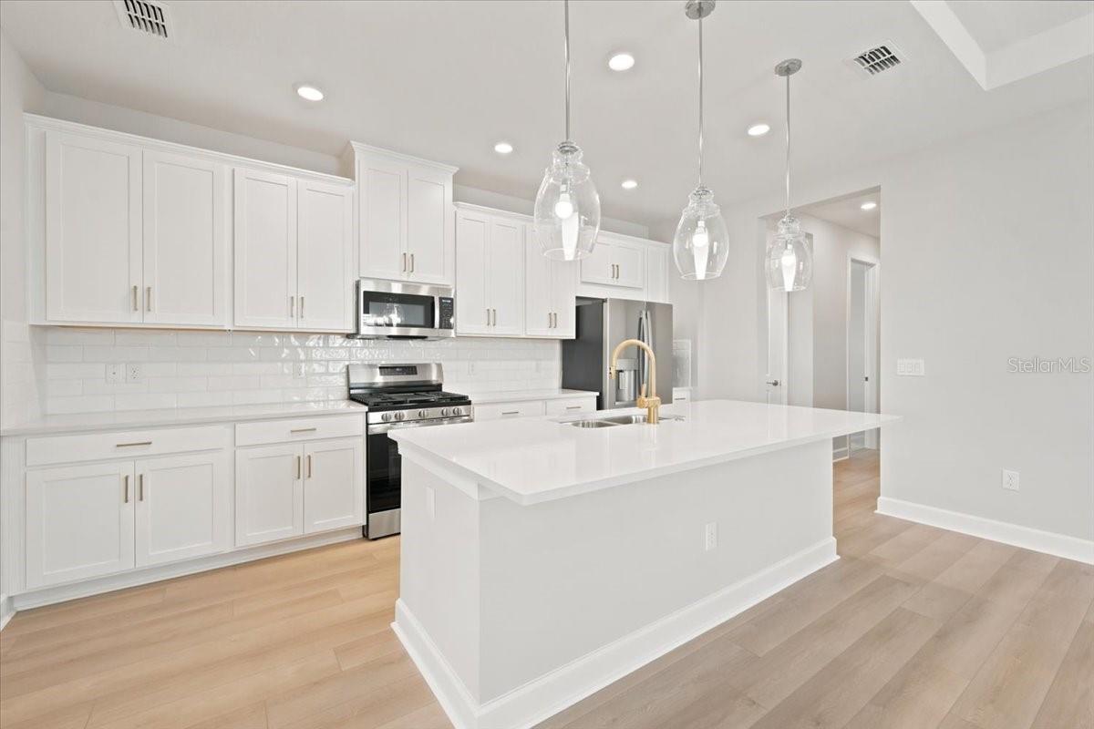 13836 FLETCHER DR — photo 16