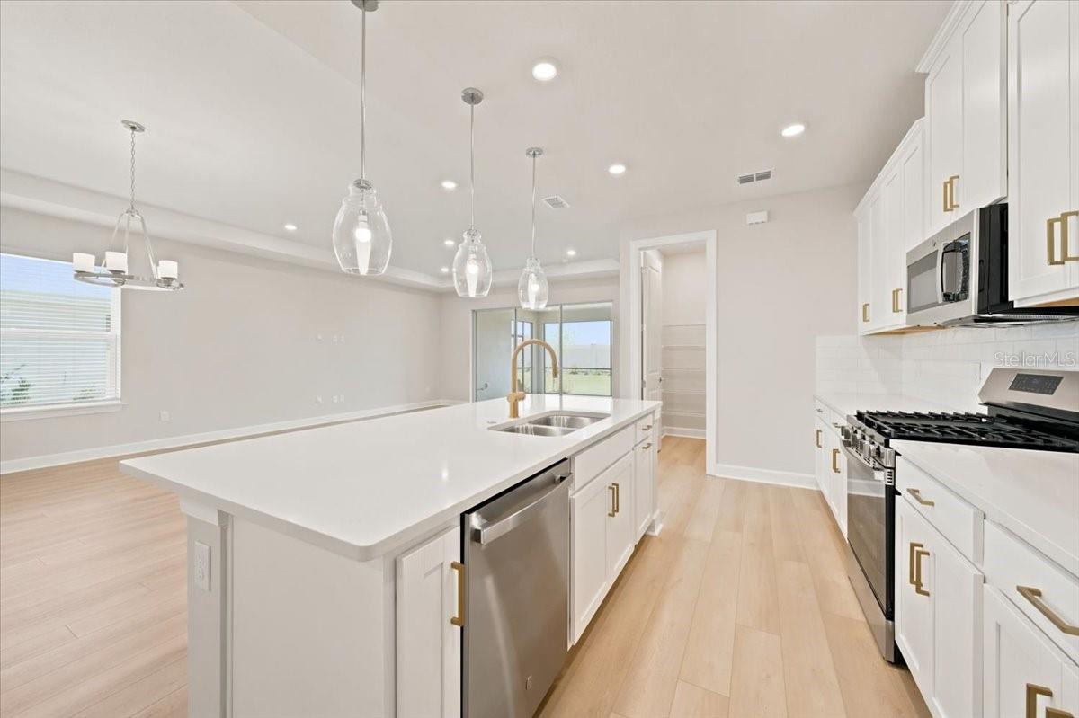 13836 FLETCHER DR — photo 19