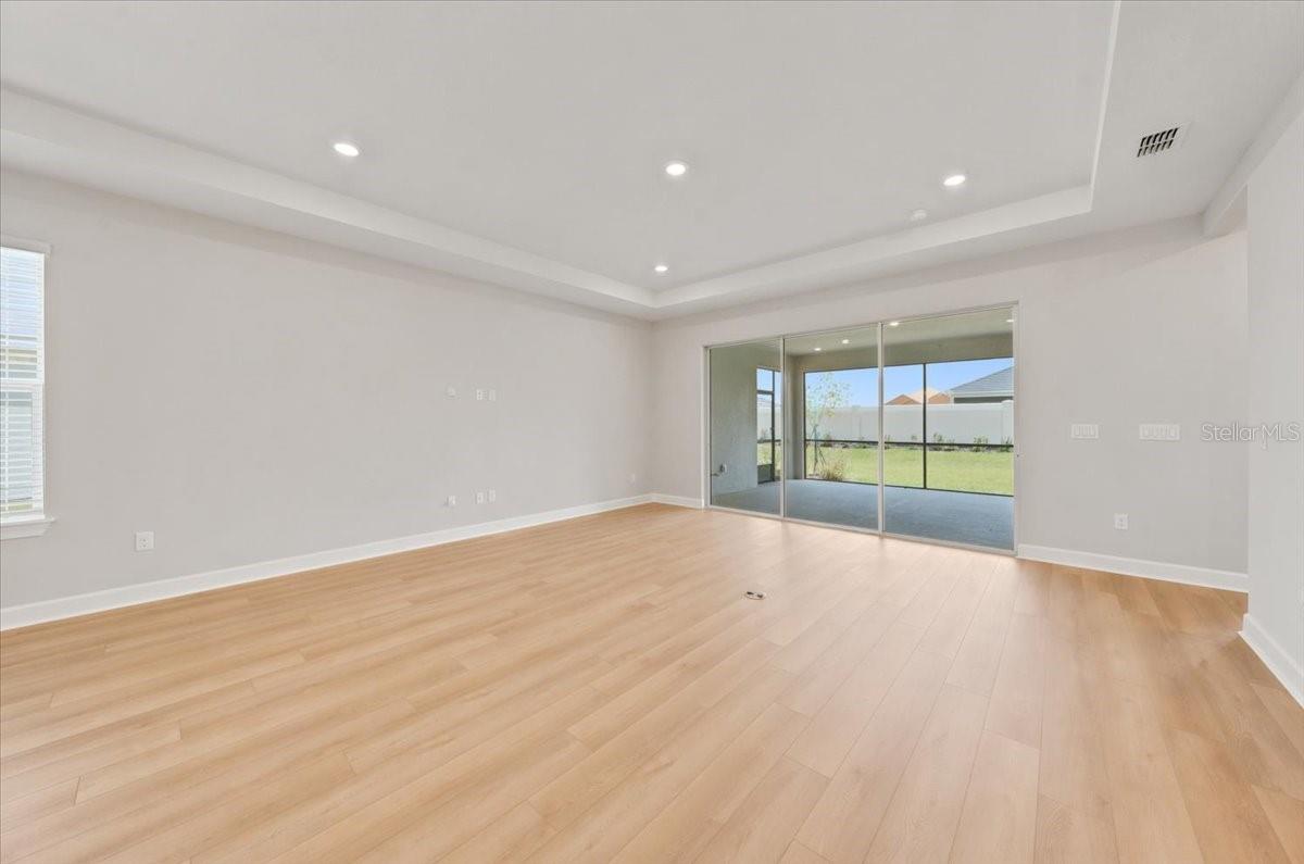 13836 FLETCHER DR — photo 8