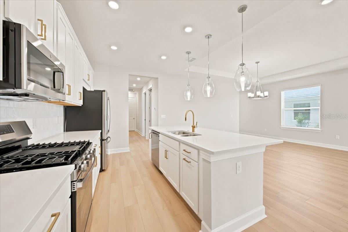 13836 FLETCHER DR — photo 18