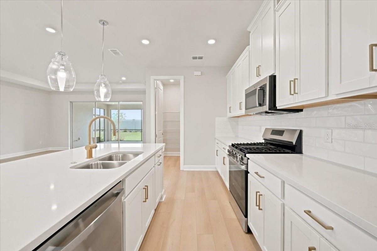 13836 FLETCHER DR — photo 20