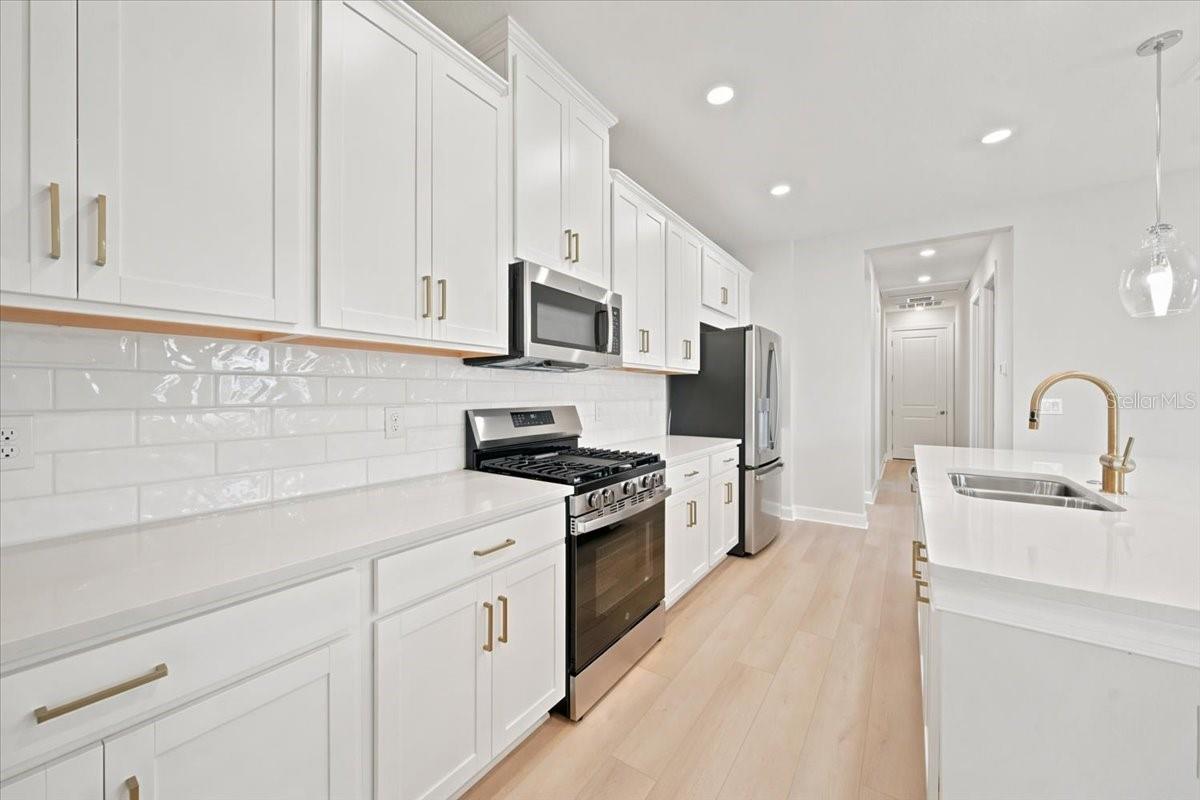 13836 FLETCHER DR — photo 17
