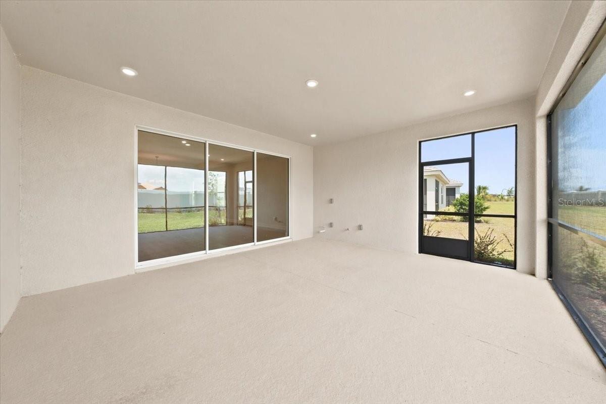 13836 FLETCHER DR — photo 39