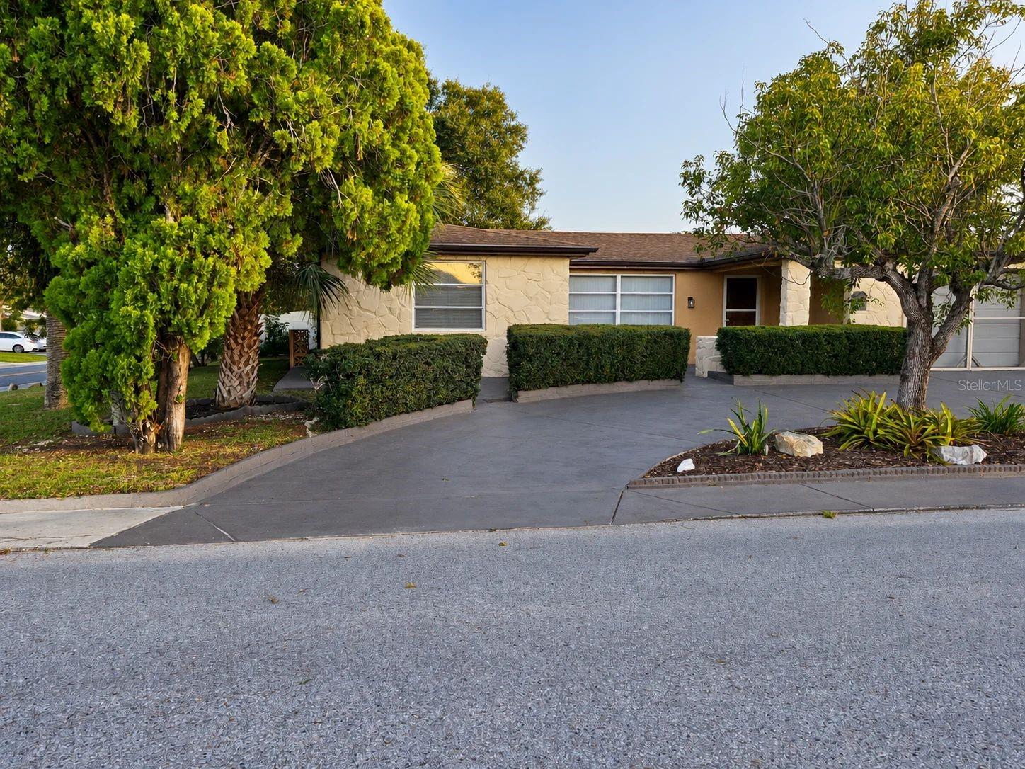 9926 LAKESIDE LN — photo 4