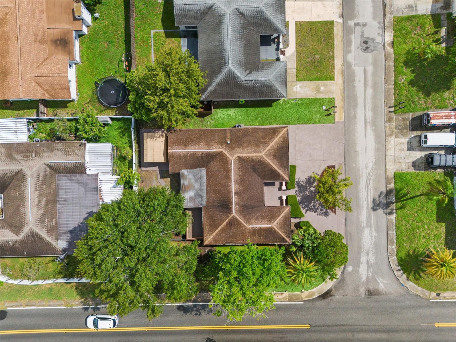 9926 LAKESIDE LN — photo 44