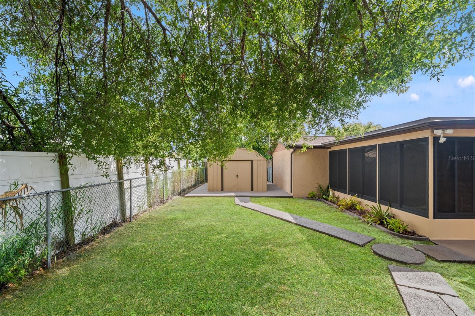 9926 LAKESIDE LN — photo 39