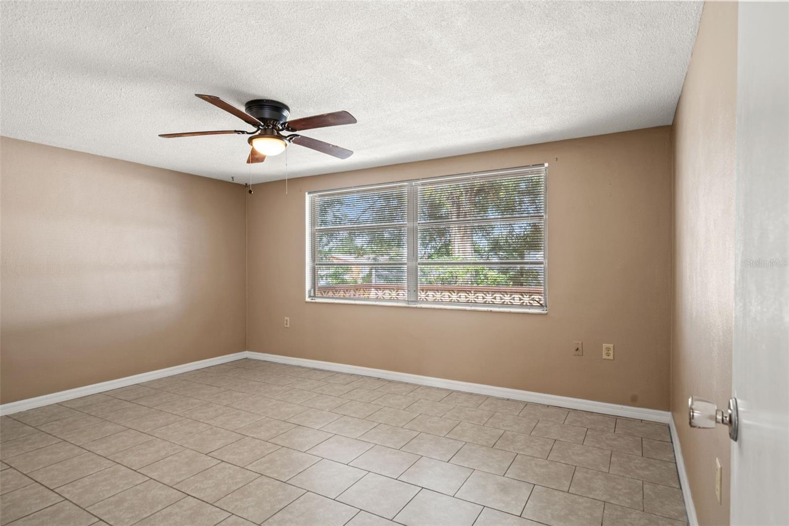 9926 LAKESIDE LN — photo 13