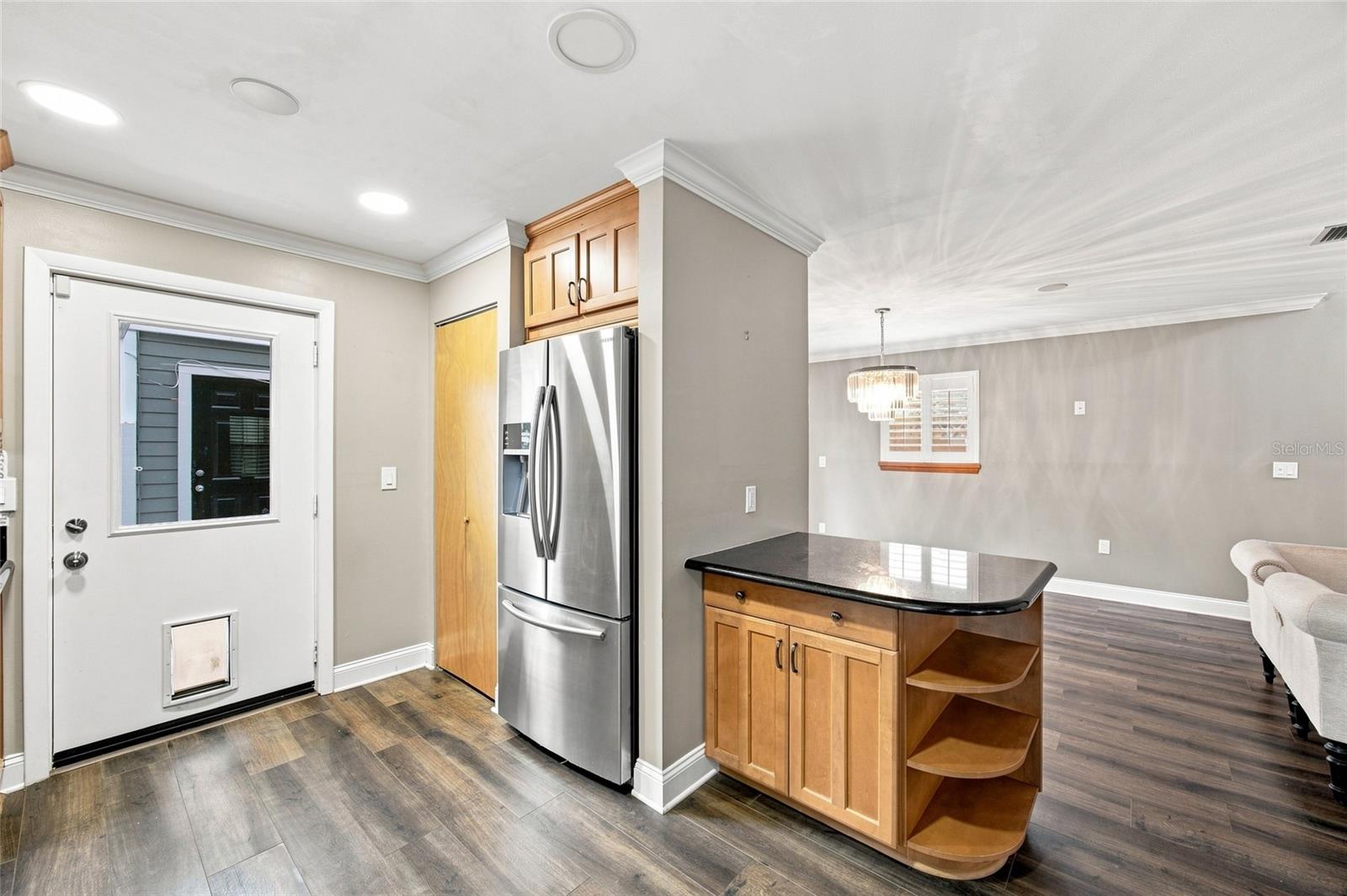 2802 W ESTRELLA ST — photo 9