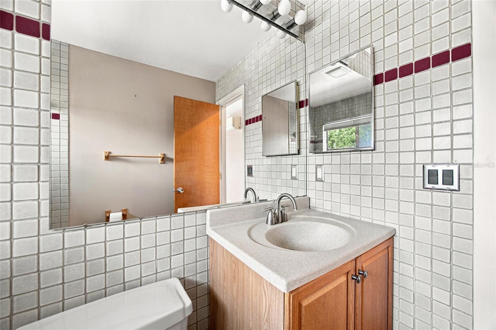 2802 W ESTRELLA ST — photo 33