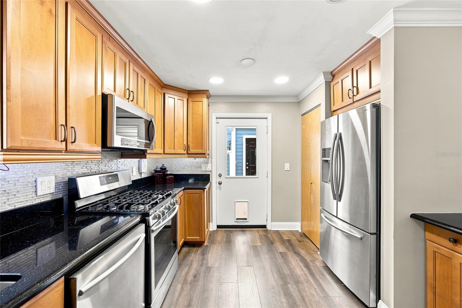 2802 W ESTRELLA ST — photo 11