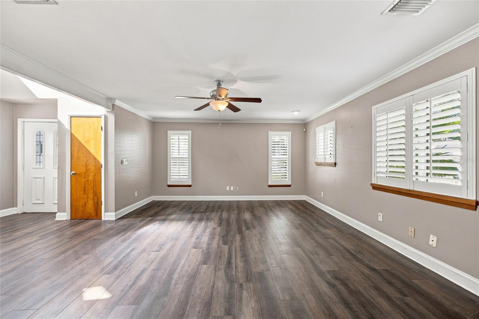 2802 W ESTRELLA ST — photo 3