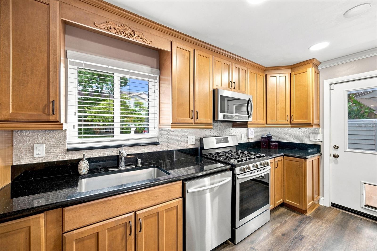 2802 W ESTRELLA ST — photo 12