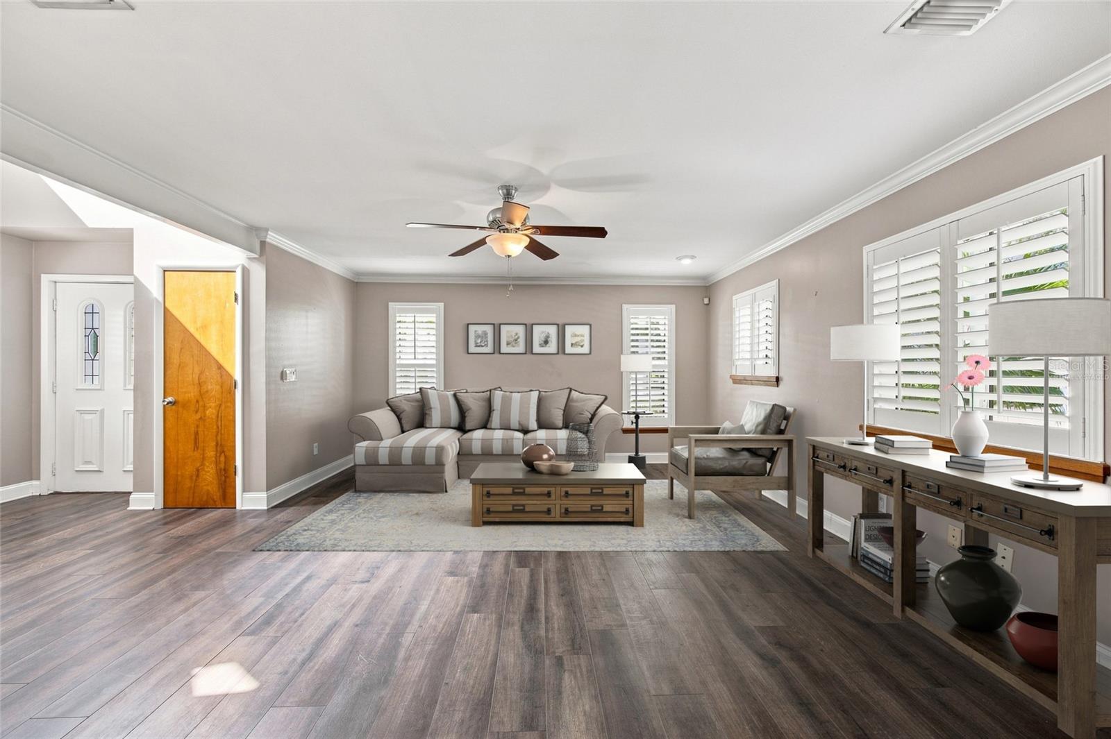 2802 W ESTRELLA ST — photo 4