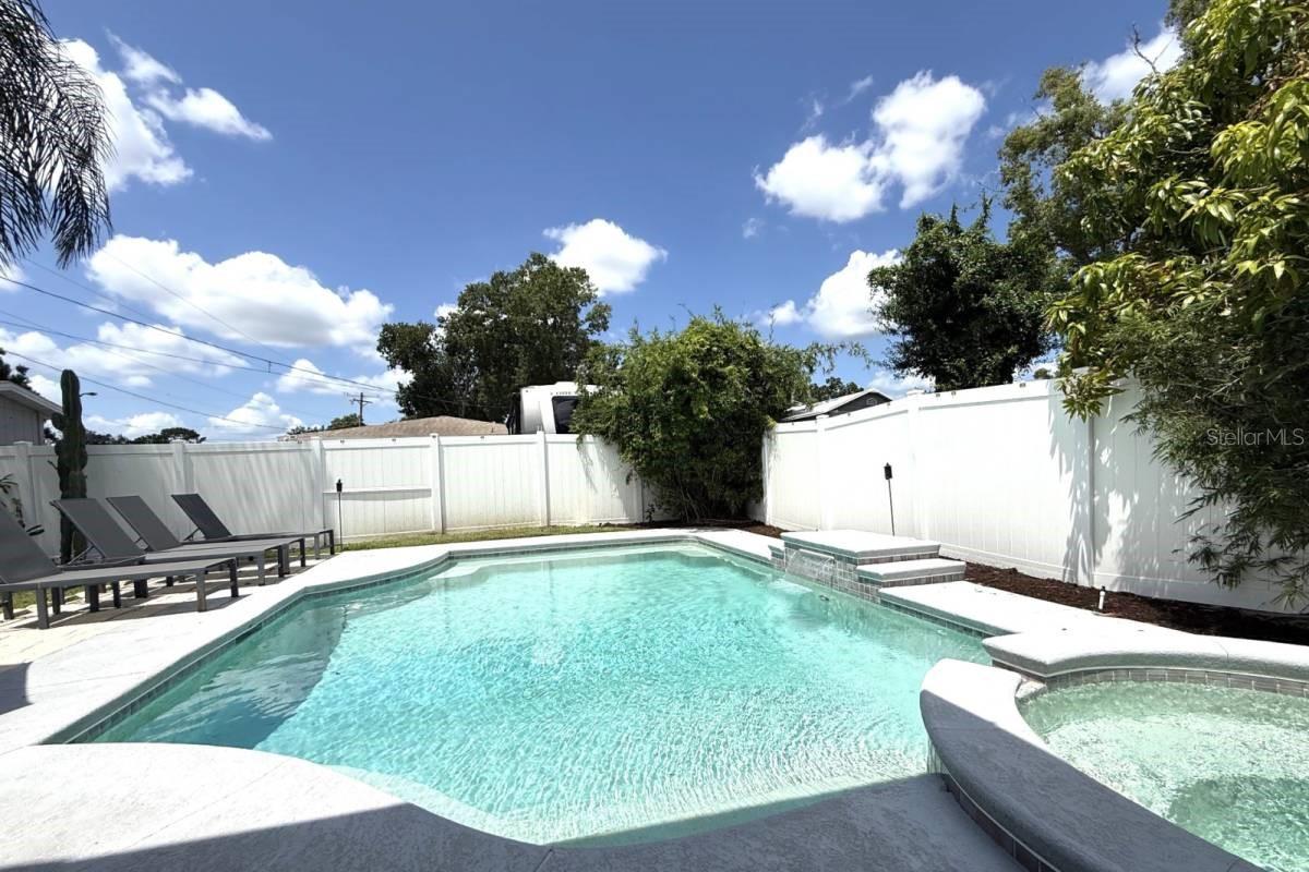 7002 N CAMERON AVE — photo 41