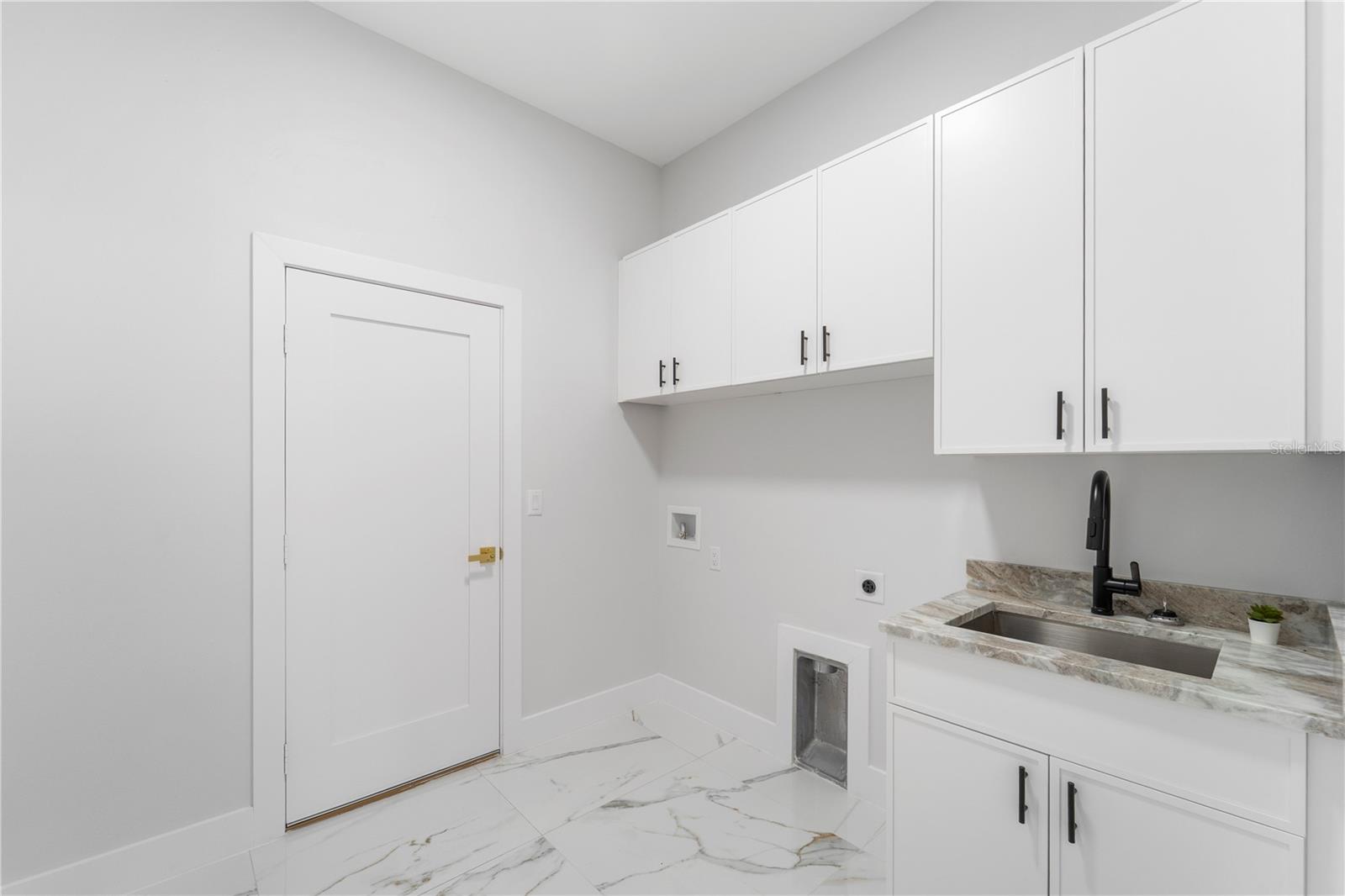 8326 JUNE ST — photo 31