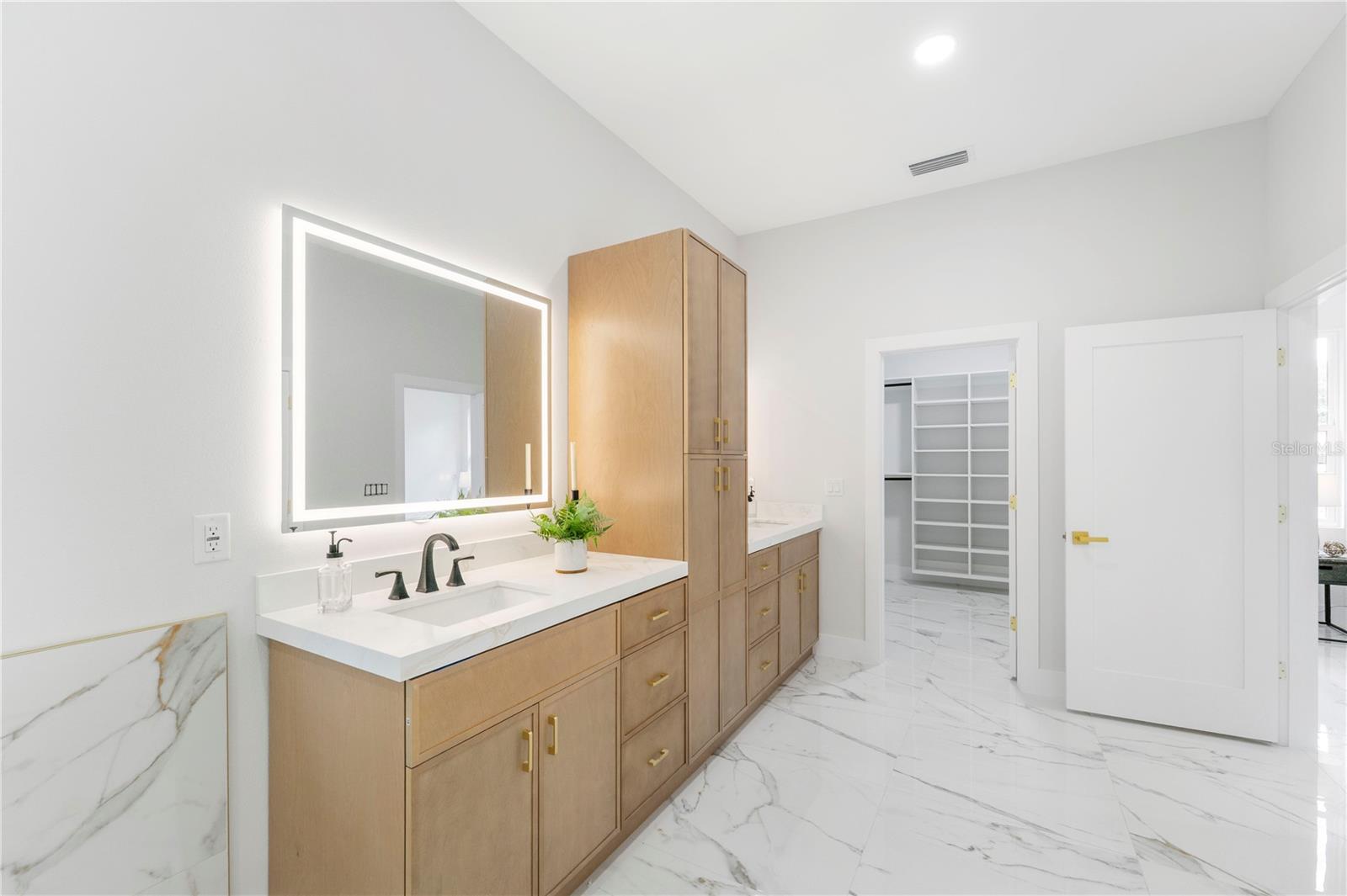 8326 JUNE ST — photo 37