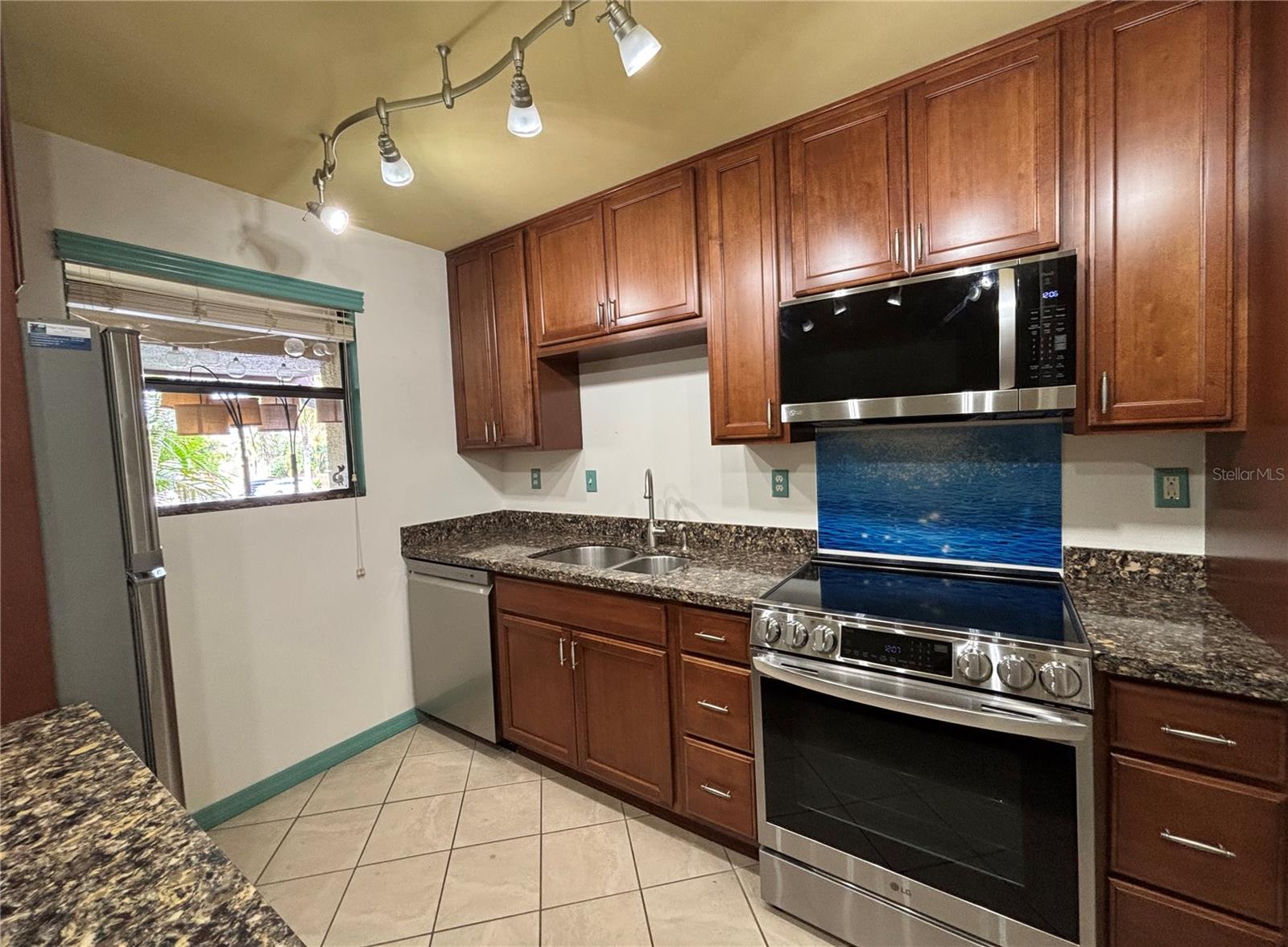770 N VILLAGE LAKE TER N #203 — photo 9