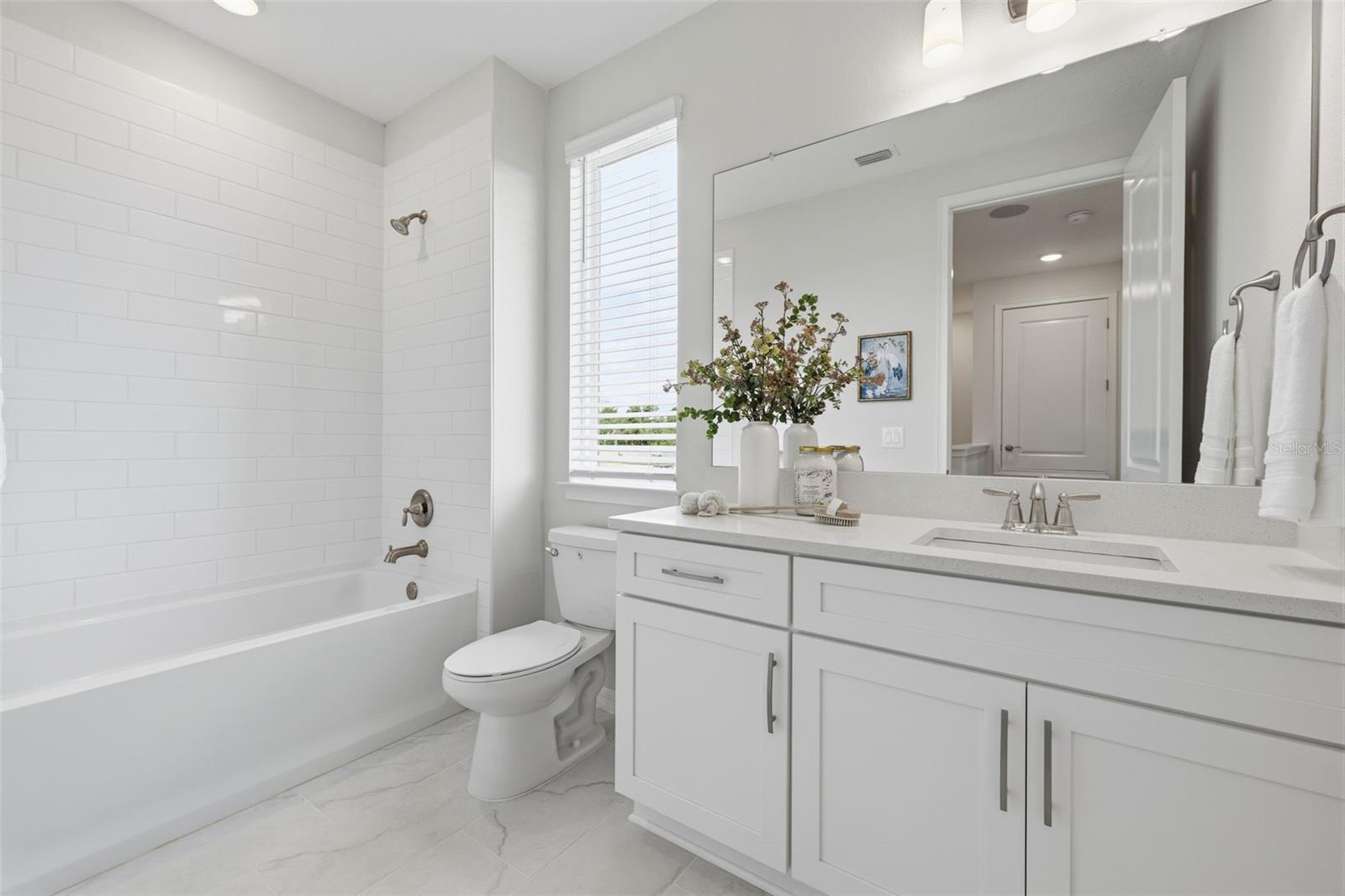 5819 ANGELA LEYLA PL — photo 15