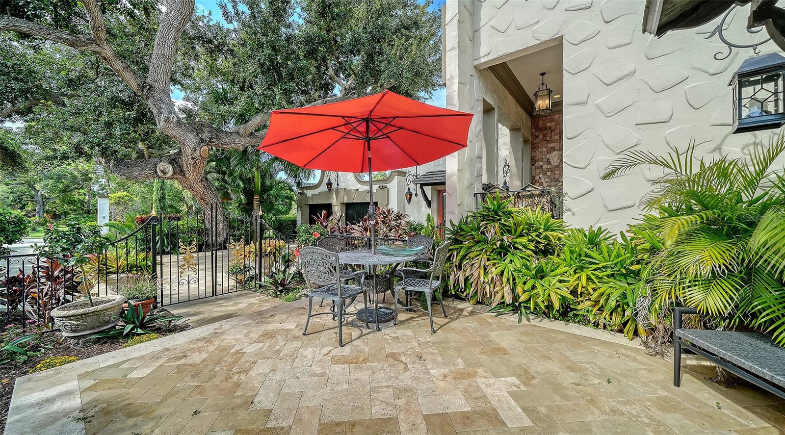 1853 FIESTA DR — photo 9