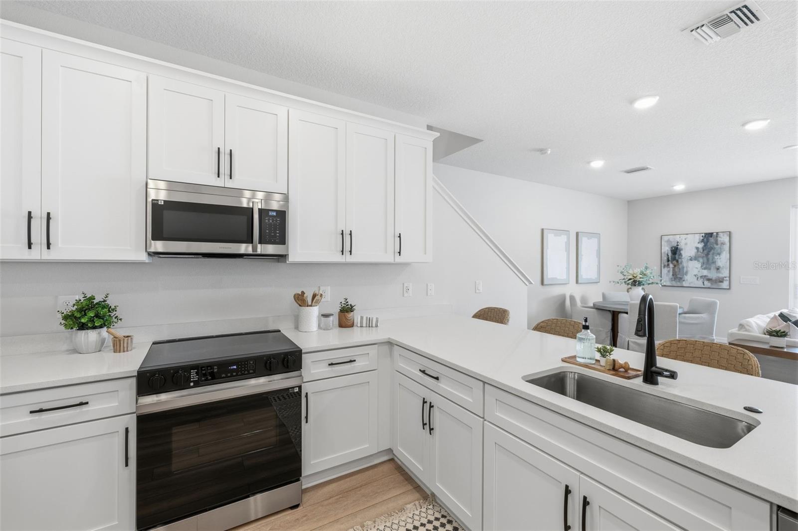 5837 ANGELA LEYLA PL — photo 3