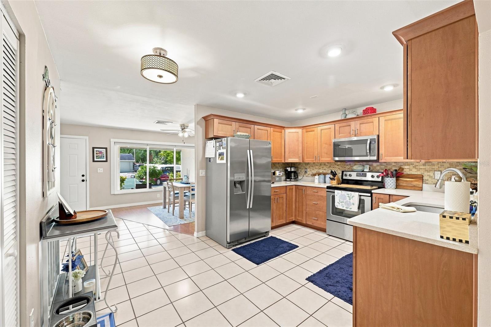 8037 POWDER HORN CIR — photo 14