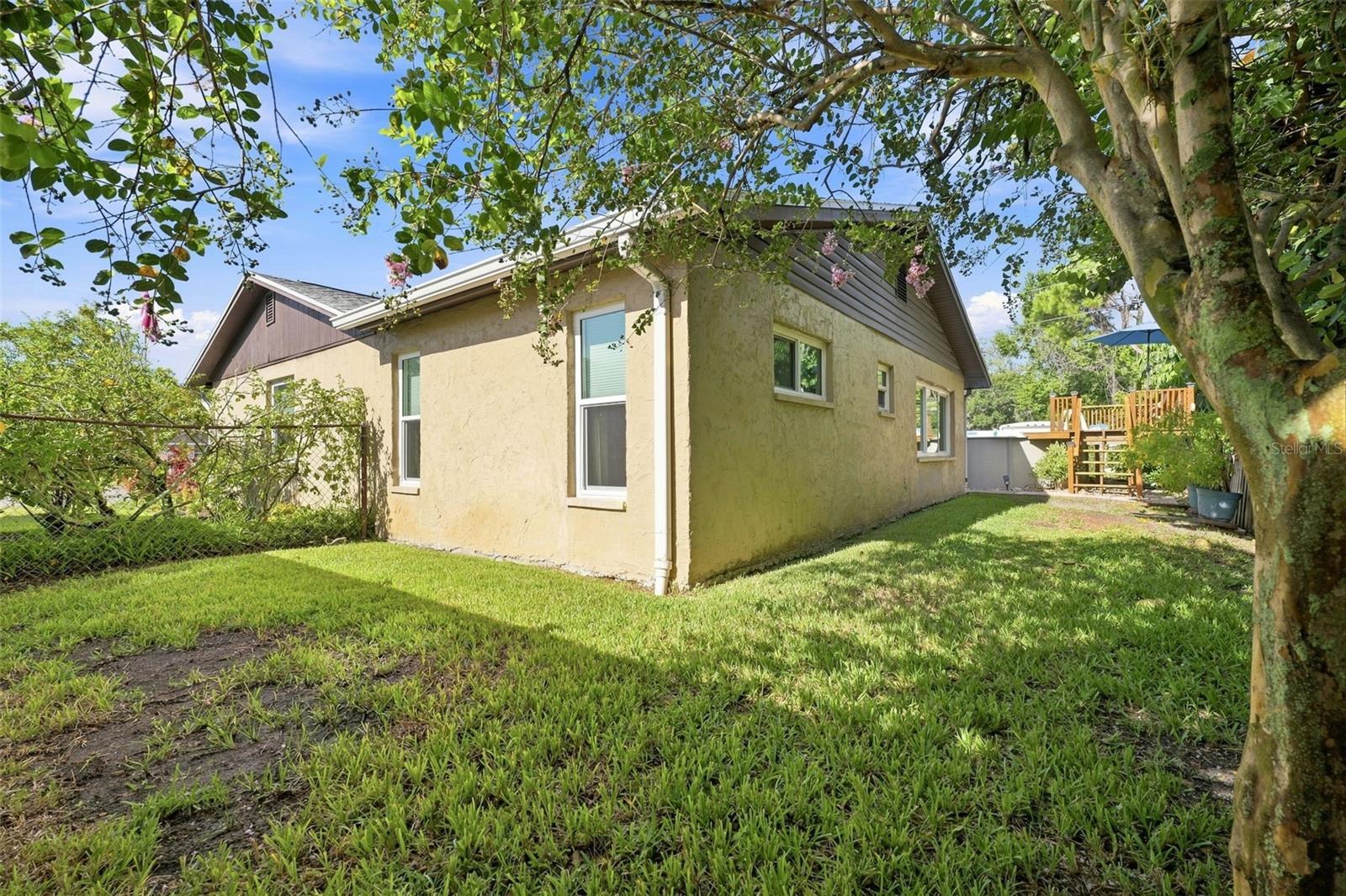 8037 POWDER HORN CIR — photo 38