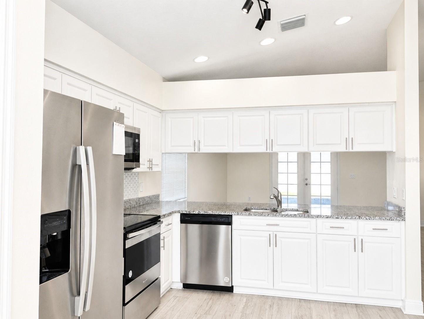 10114 BRIAR CIR — photo 7