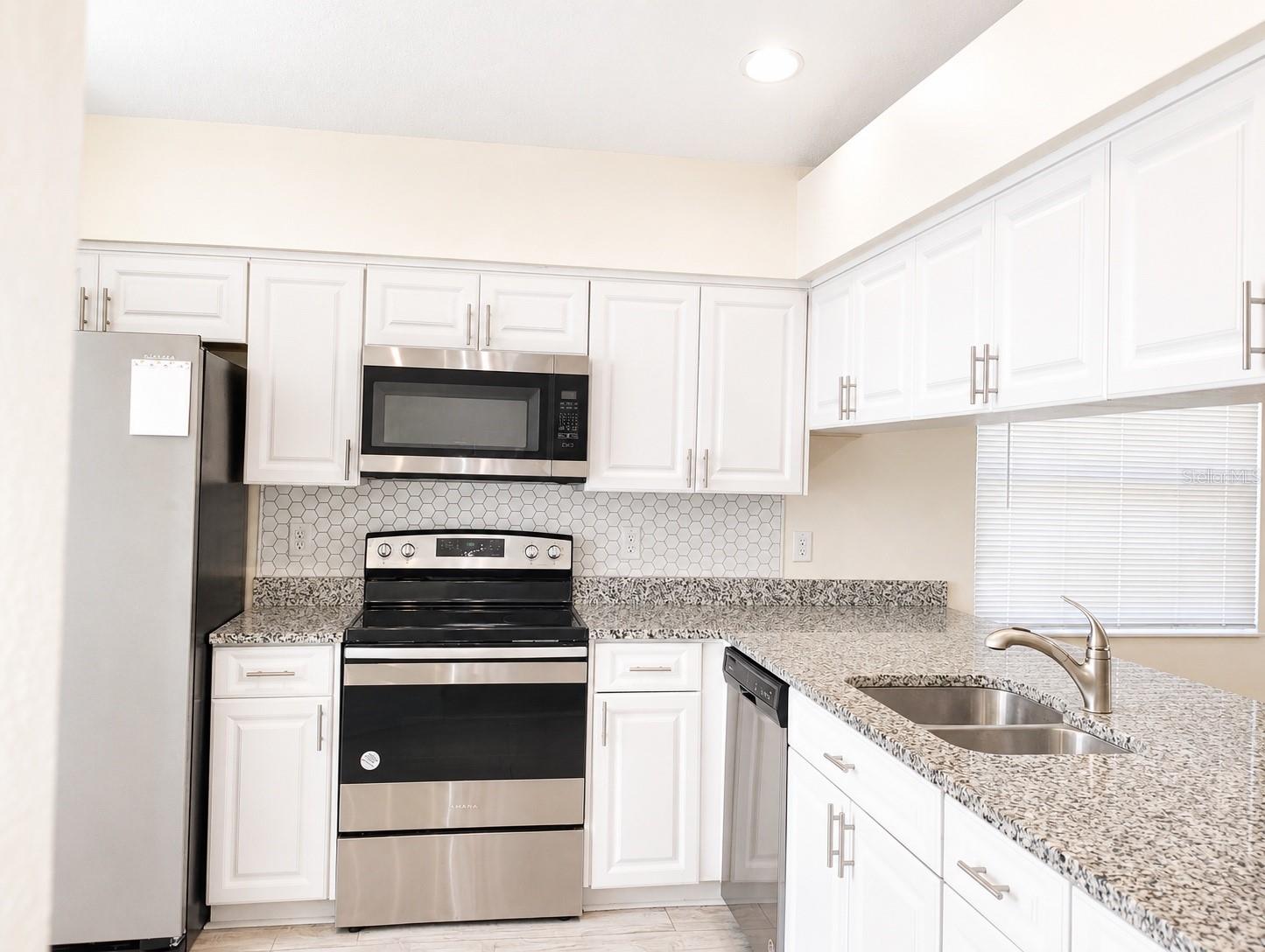 10114 BRIAR CIR — photo 6
