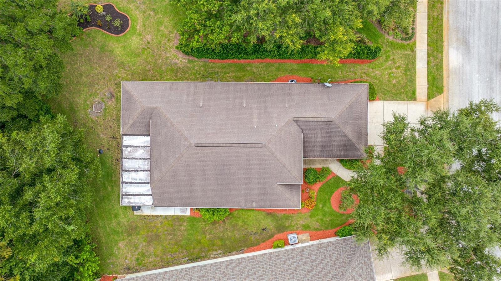 1044 DALESIDE LN — photo 39