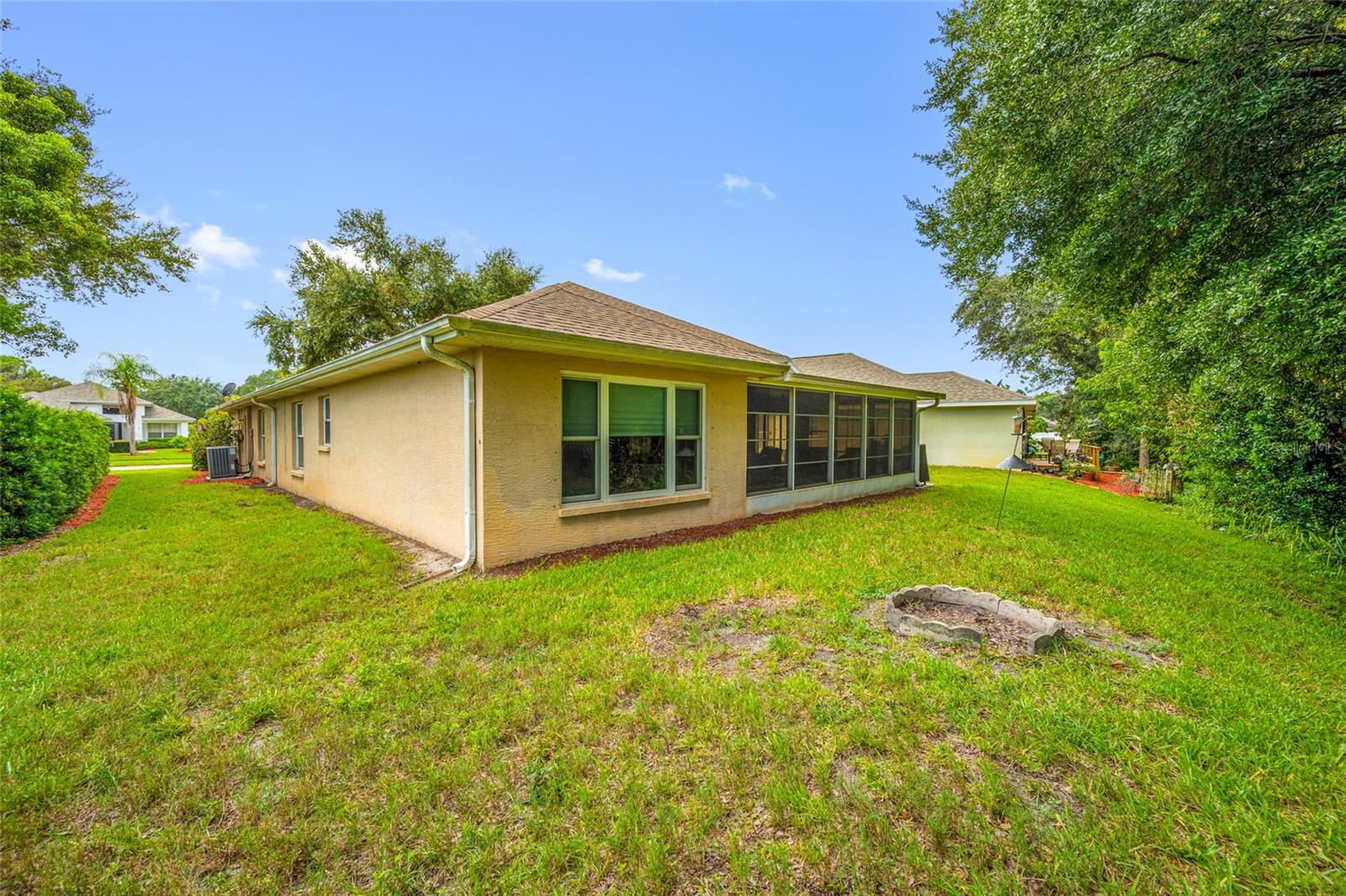 1044 DALESIDE LN — photo 35
