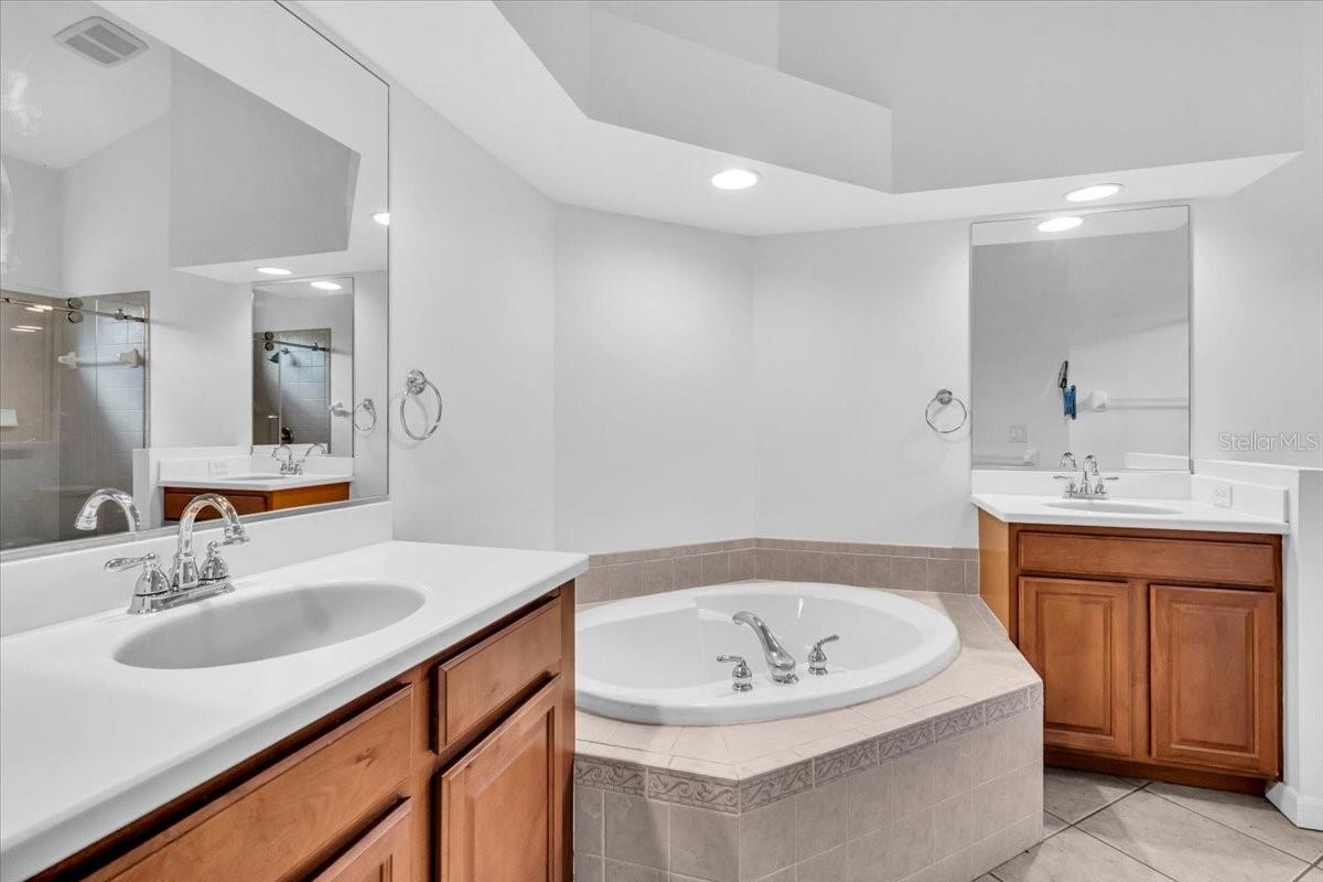 6393 ROOKERY CIR — photo 17