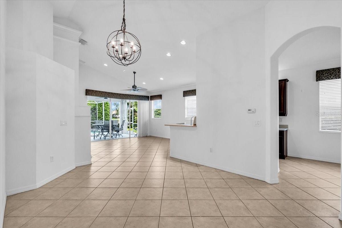6393 ROOKERY CIR — photo 4