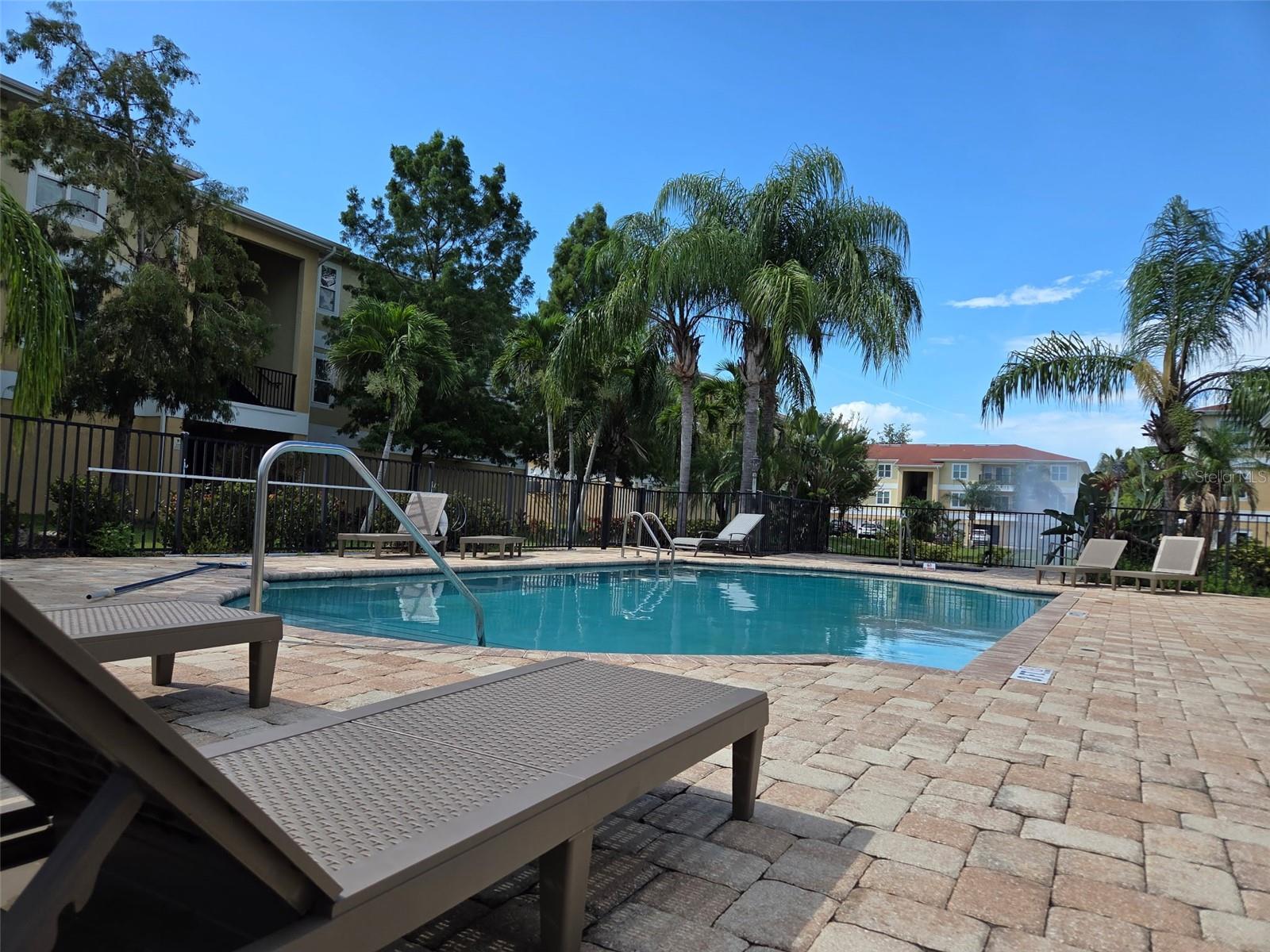 5111 ROYAL PALMS WAY #202 — photo 2