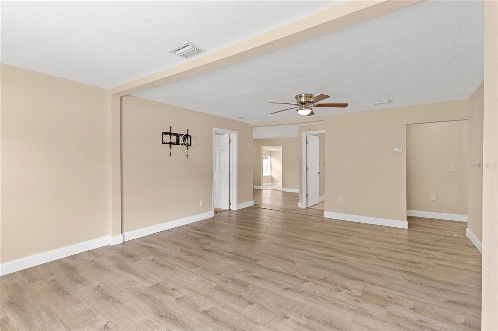 118 DAVID AVE — photo 11