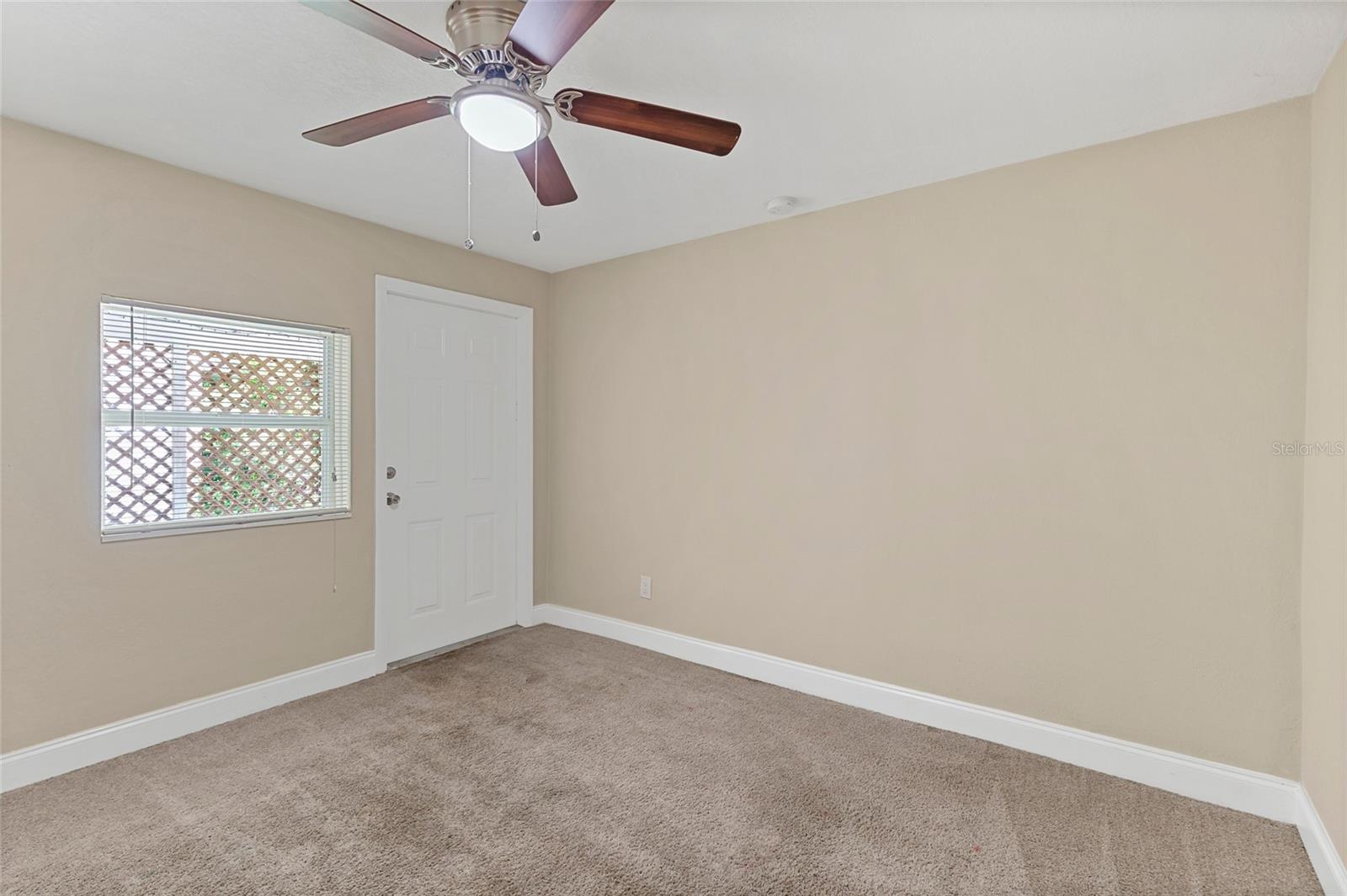 118 DAVID AVE — photo 21