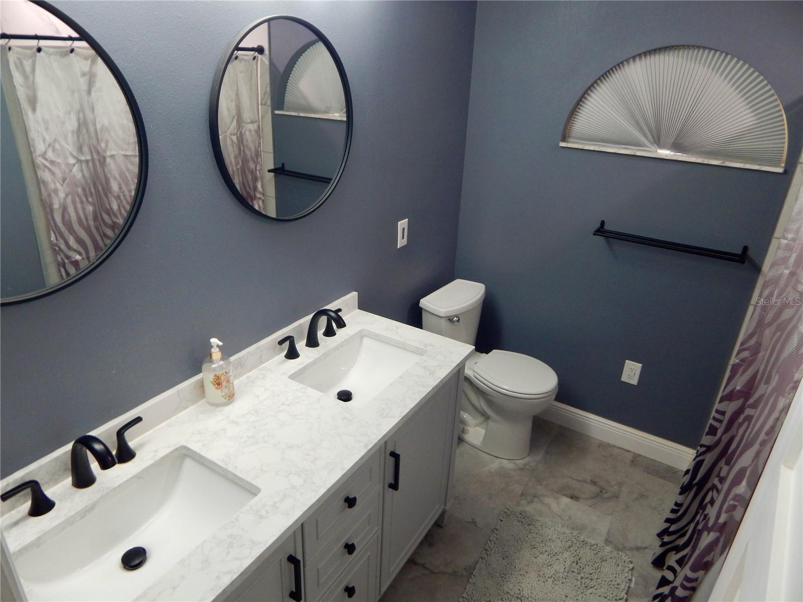 7353 APPLEGATE DR — photo 12