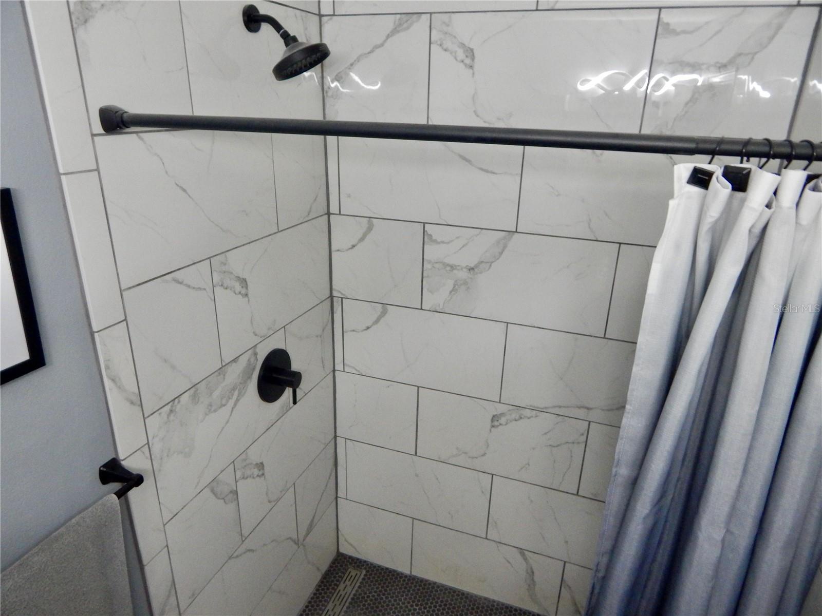 7353 APPLEGATE DR — photo 10
