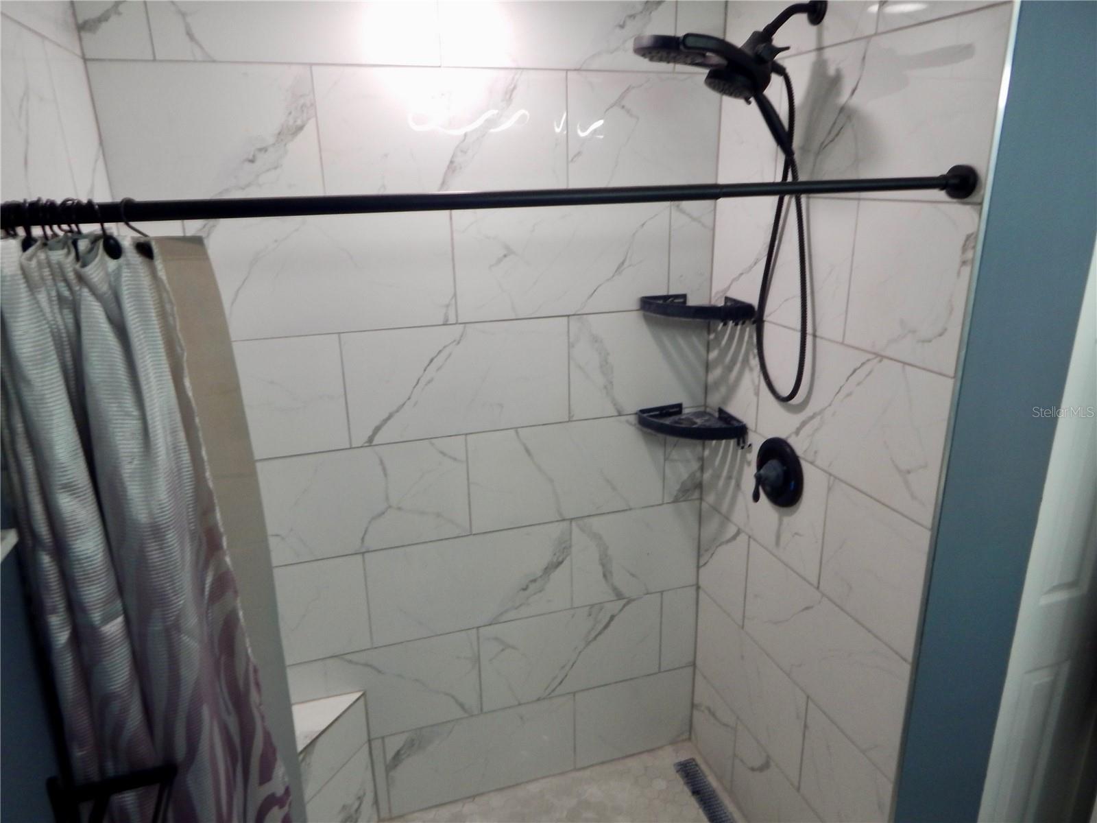7353 APPLEGATE DR — photo 14