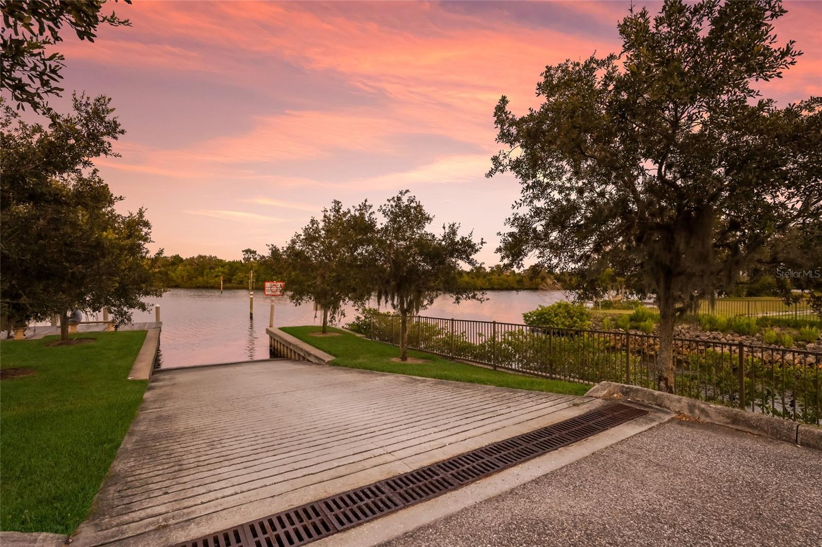 1622 CHANNELSIDE PL — photo 95