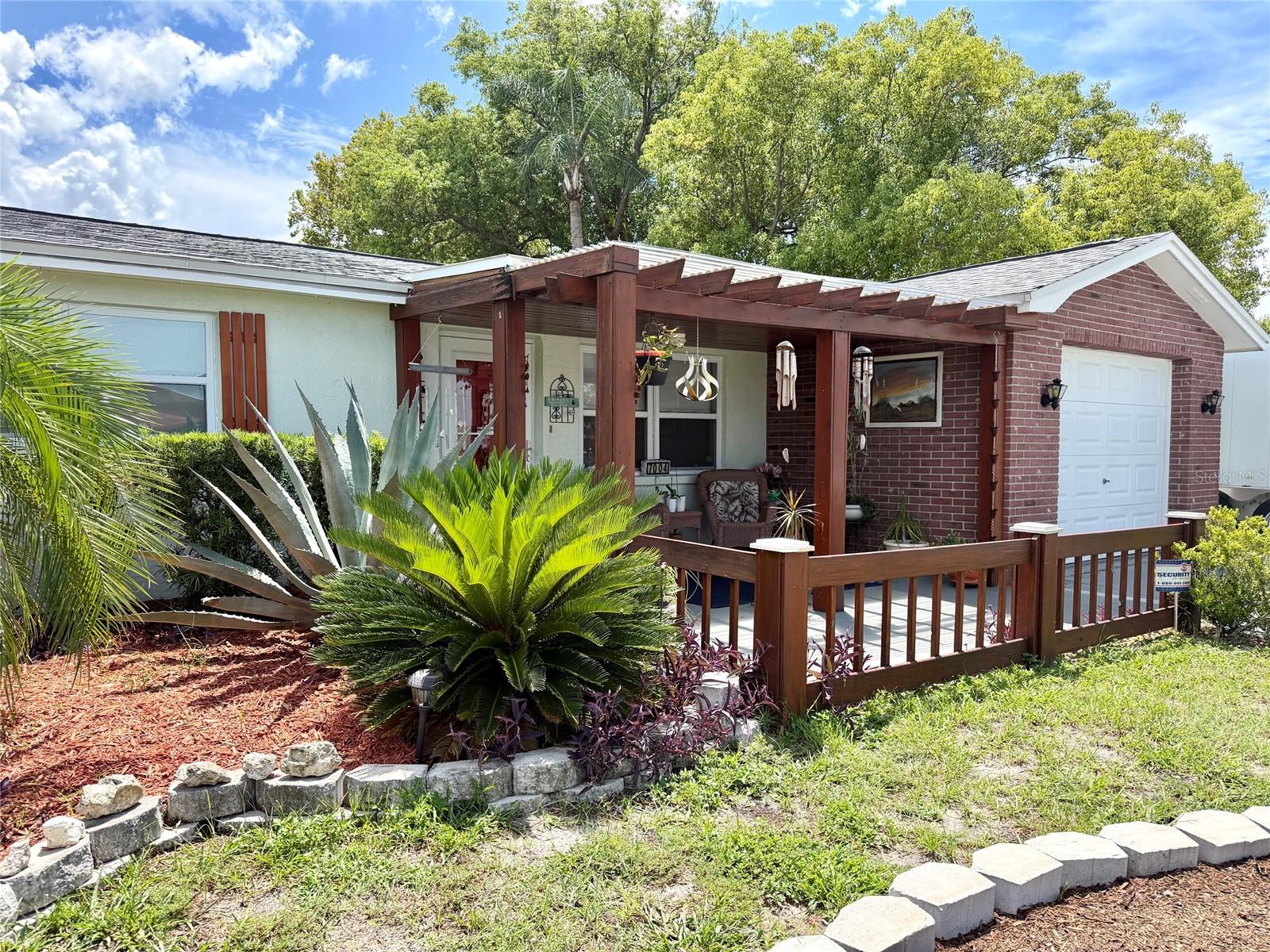 7004 ROCKWOOD DR — photo 3