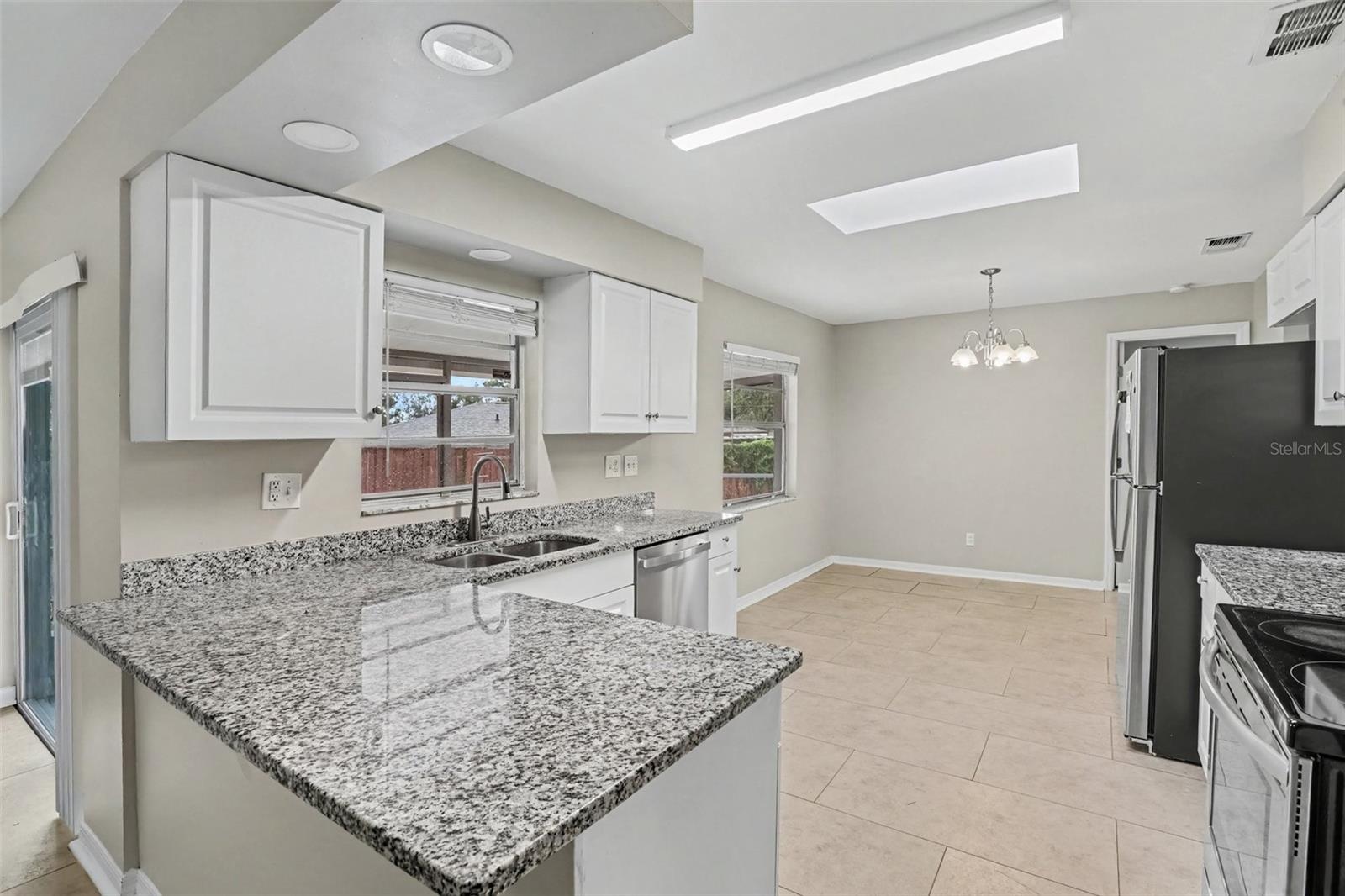1909 SHANNONWOOD CT — photo 7