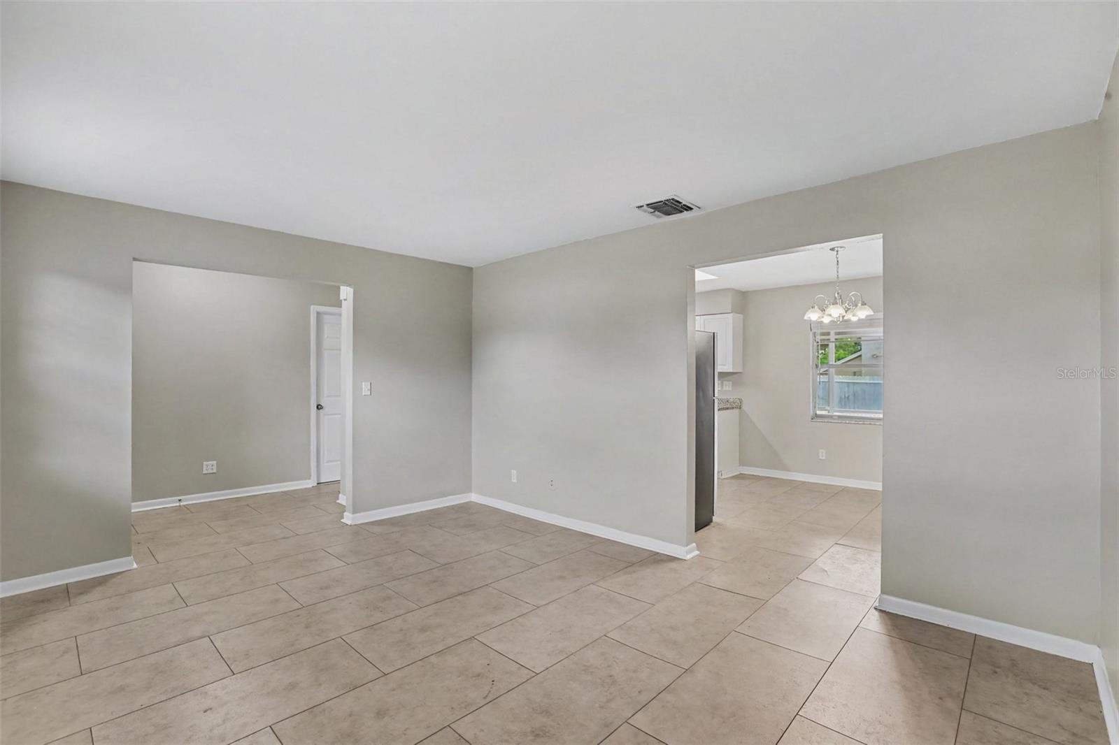 1909 SHANNONWOOD CT — photo 3