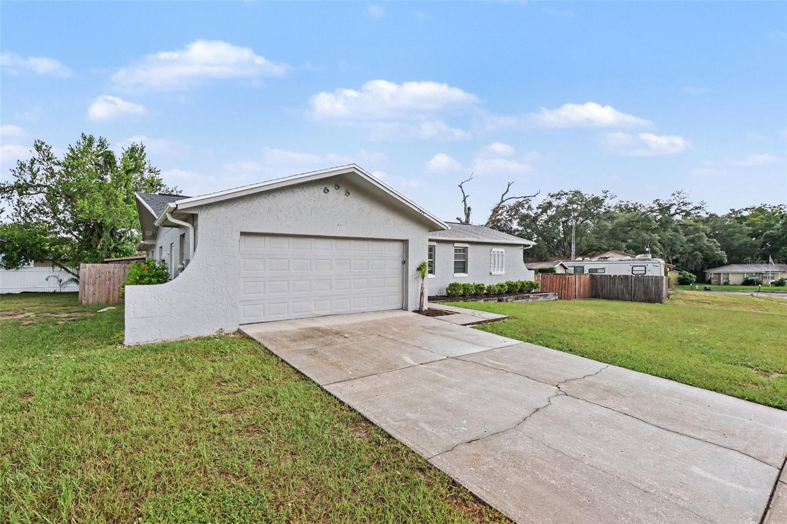 1909 SHANNONWOOD CT — photo 2