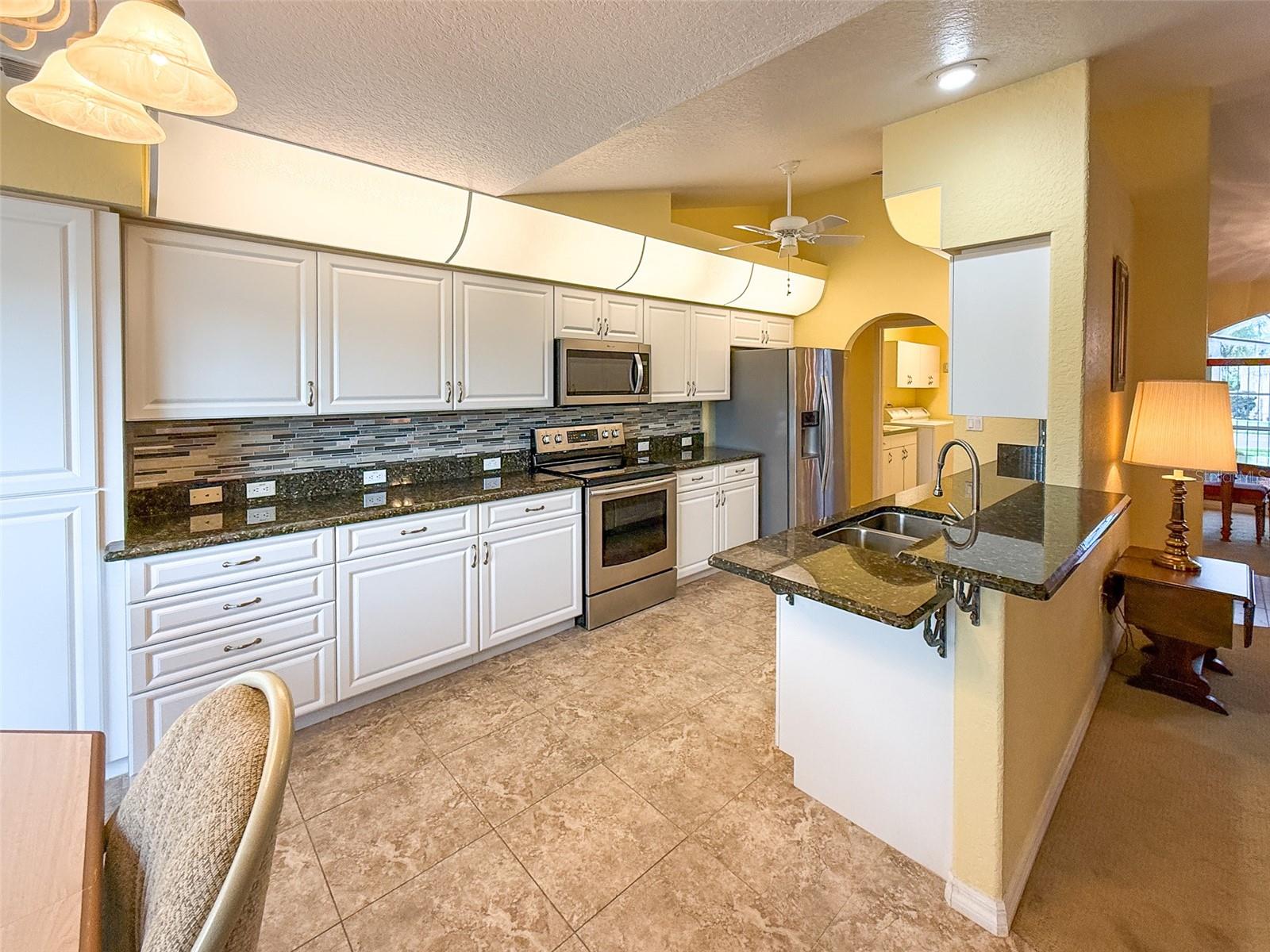 8533 CORAL CREEK LOOP — photo 9